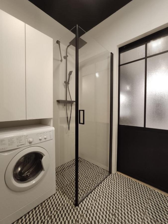 Red Wall Apartment In The Old Town غدانسك المظهر الخارجي الصورة