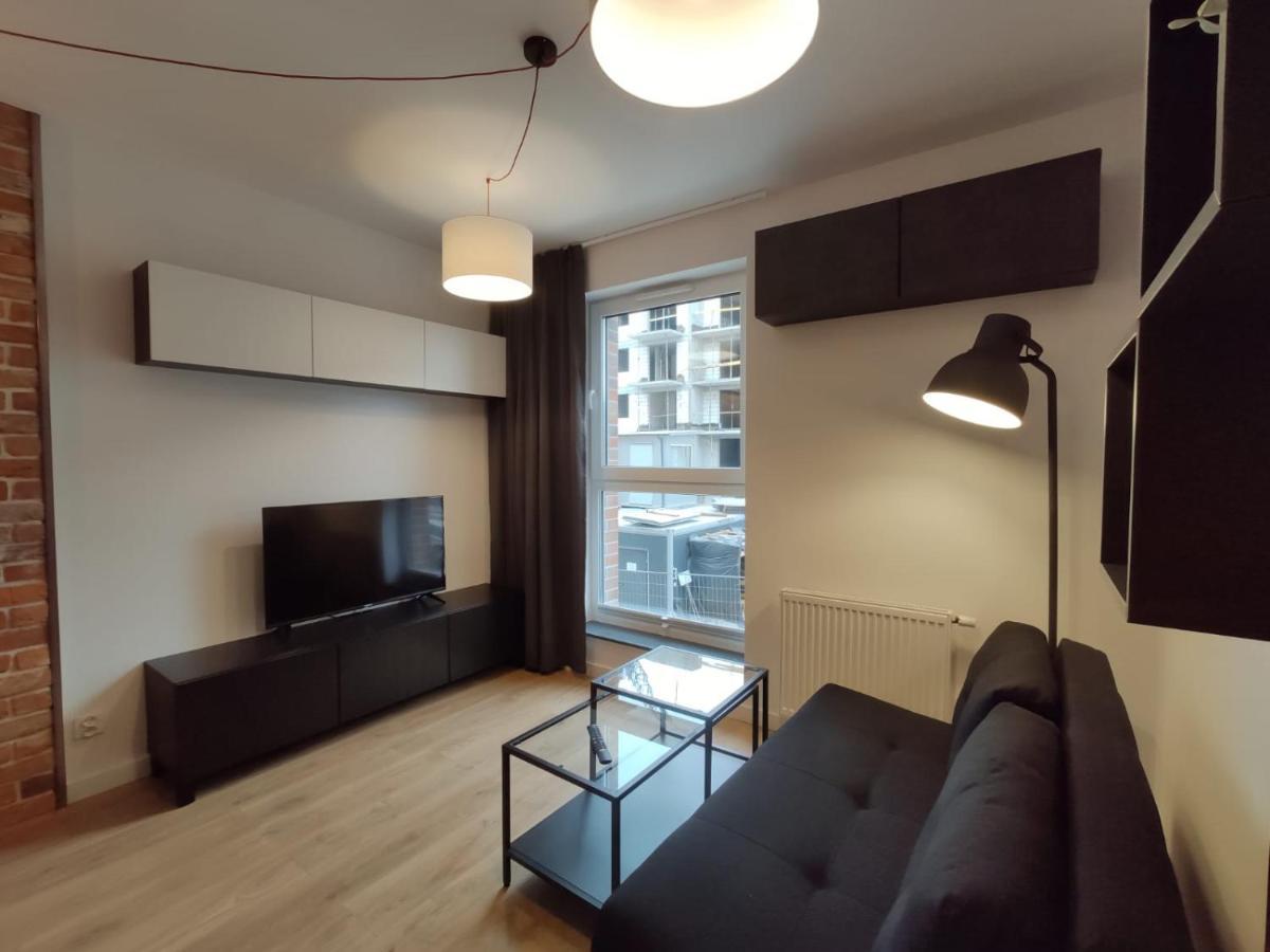 Red Wall Apartment In The Old Town غدانسك المظهر الخارجي الصورة