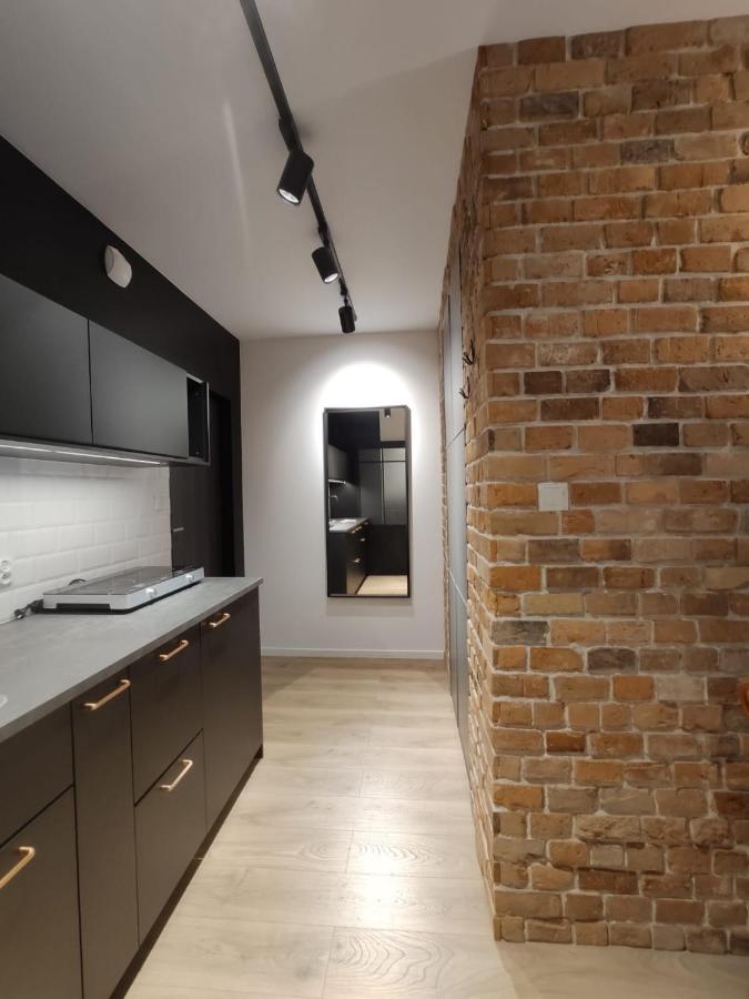 Red Wall Apartment In The Old Town غدانسك المظهر الخارجي الصورة